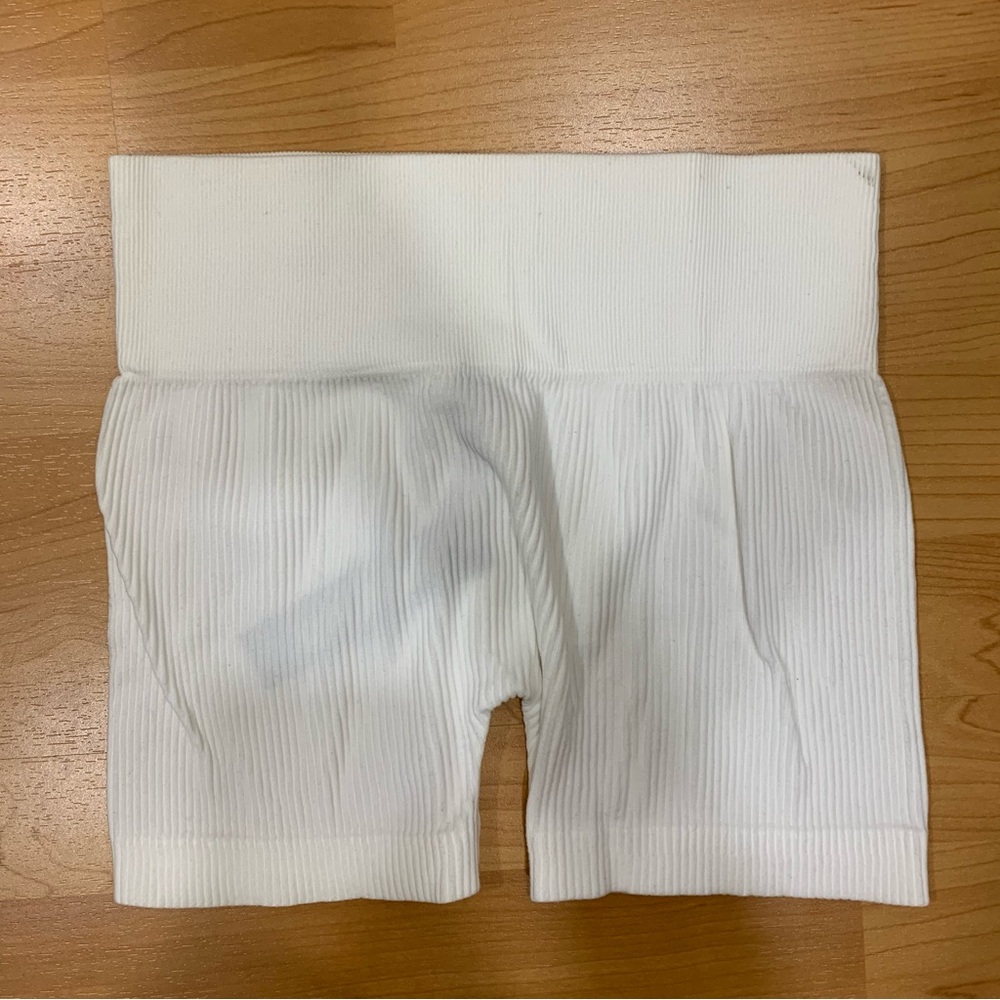 NWT New Mix White Seamless Ribbed Shorts